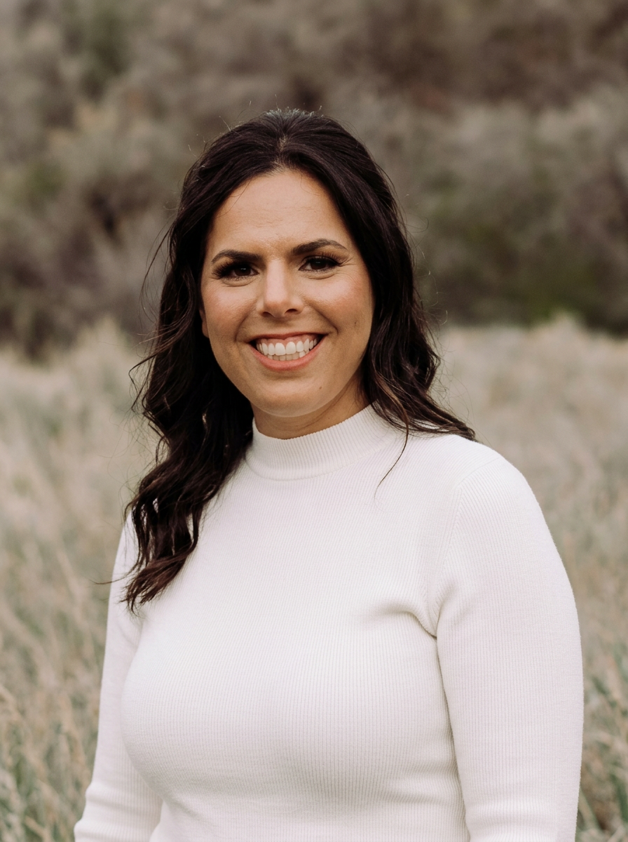 Zoe Camp, licensed therapist supporting mothers in Los Angeles, California